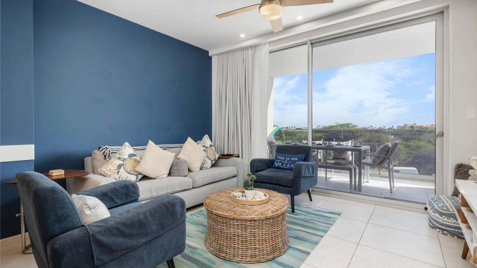 O Condominium Beachfront Residences, By Bocobay Aruba Palm Beach Apartamento